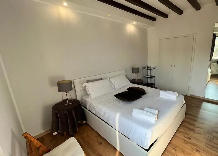 Lovely 1 Bdr In Paolo Sarpi * Милан