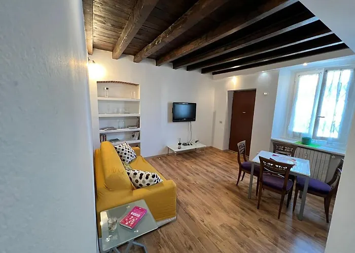 Lovely 1 Bdr In Paolo Sarpi Апартаменты