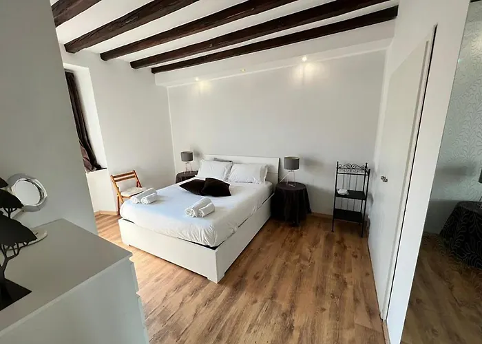 Lovely 1 Bdr In Paolo Sarpi Милан